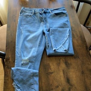 Judy Blue, Tulip bottom skinny fit slightly distressed jeans